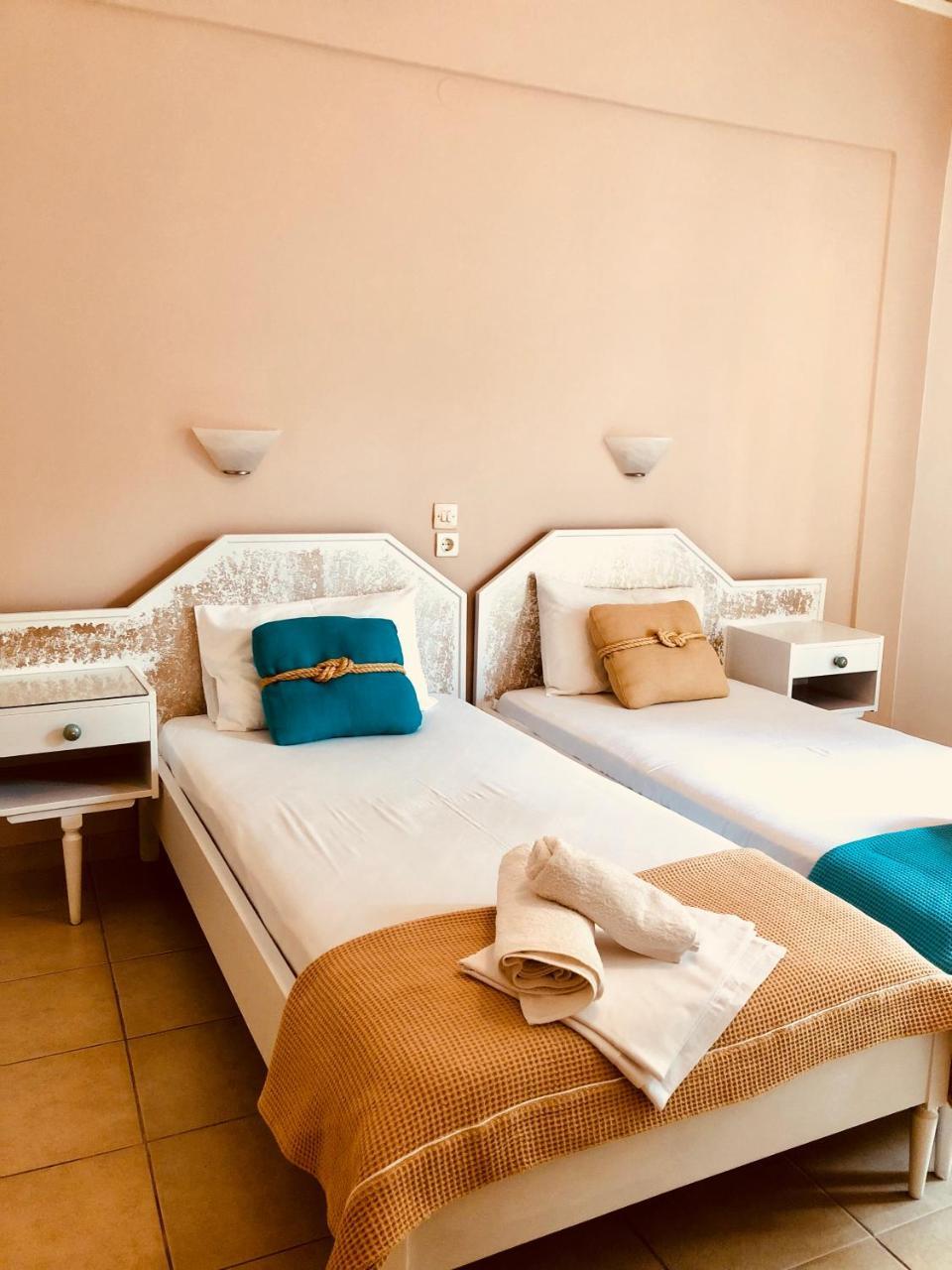 Hotel George Agios Kirykos  Exterior photo