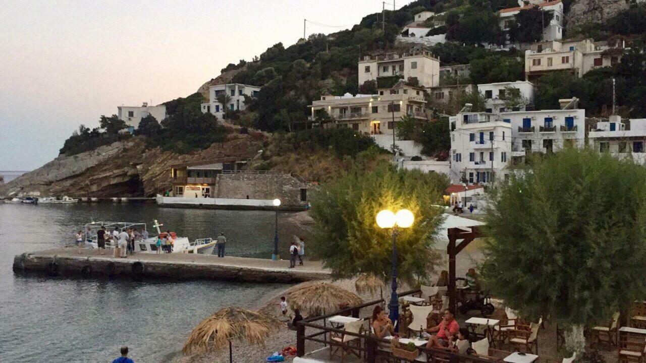 Hotel George Agios Kirykos  Exterior photo